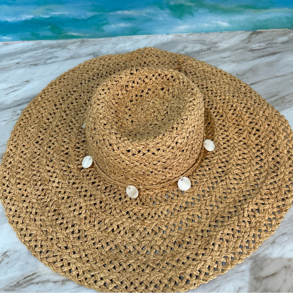 Tommy Bahama Tan Straw Hat with Shell Details
